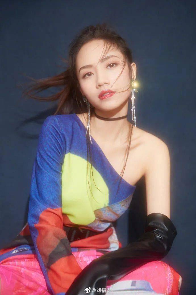 周笔畅管他什么音乐_周笔畅乐器_管他什么音乐周笔畅视频