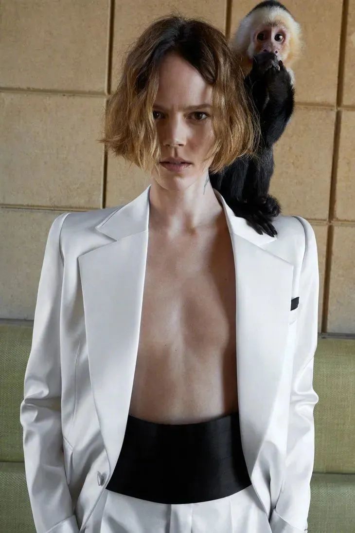 有一种惊艳叫作王一博的女装(图15) 性感时尚潮流女装图片_潮流时尚图片头像_潮流时尚图片高清图