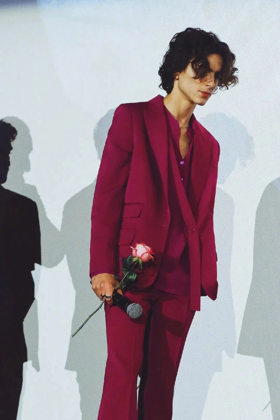 有一种惊艳叫作王一博的女装(图31) 性感时尚潮流女装图片_潮流时尚图片头像_潮流时尚图片高清图