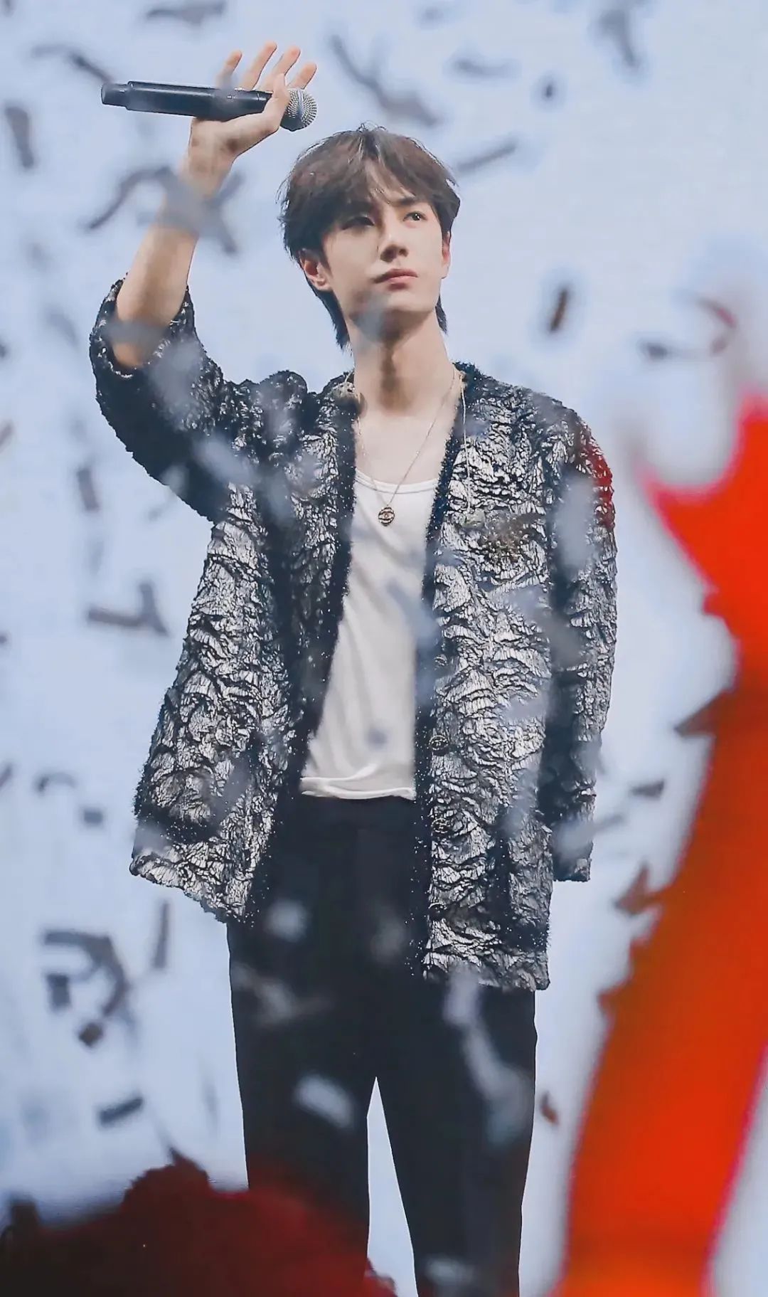 有一种惊艳叫作王一博的女装(图55) 性感时尚潮流女装图片_潮流时尚图片头像_潮流时尚图片高清图