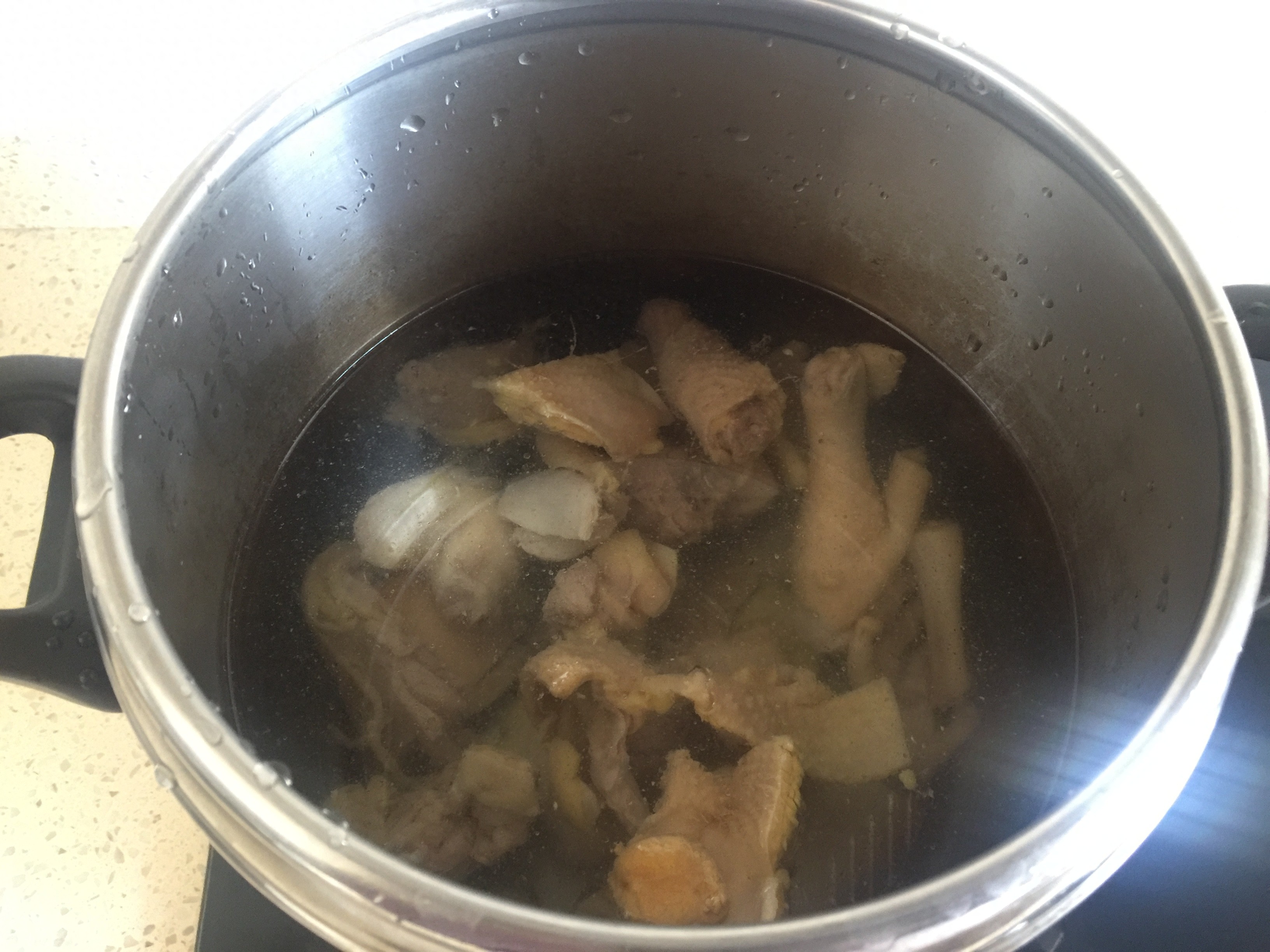家庭炖鸡清汤最好吃做法_清炖鸡汤怎么做美味营养_美味鸡汤营养清炖做法大全