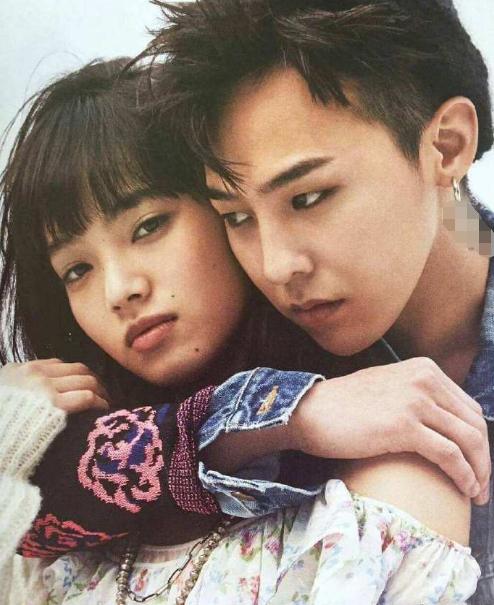 权志龙小松菜奈恋情公开？晒出同款风景照，被猜测俩人有“猫腻”