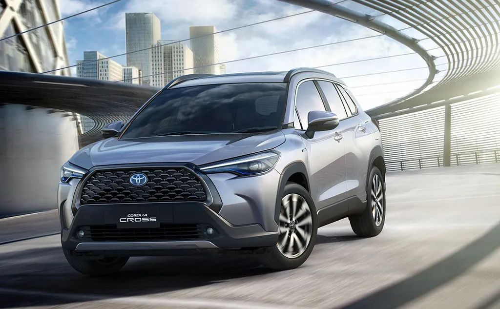 丰田把卡罗拉变成了SUV 还有长轴版? | Y车评(图4) 尾灯长的车_后尾灯又扁又长suv是什么车_尾灯是椭圆的车