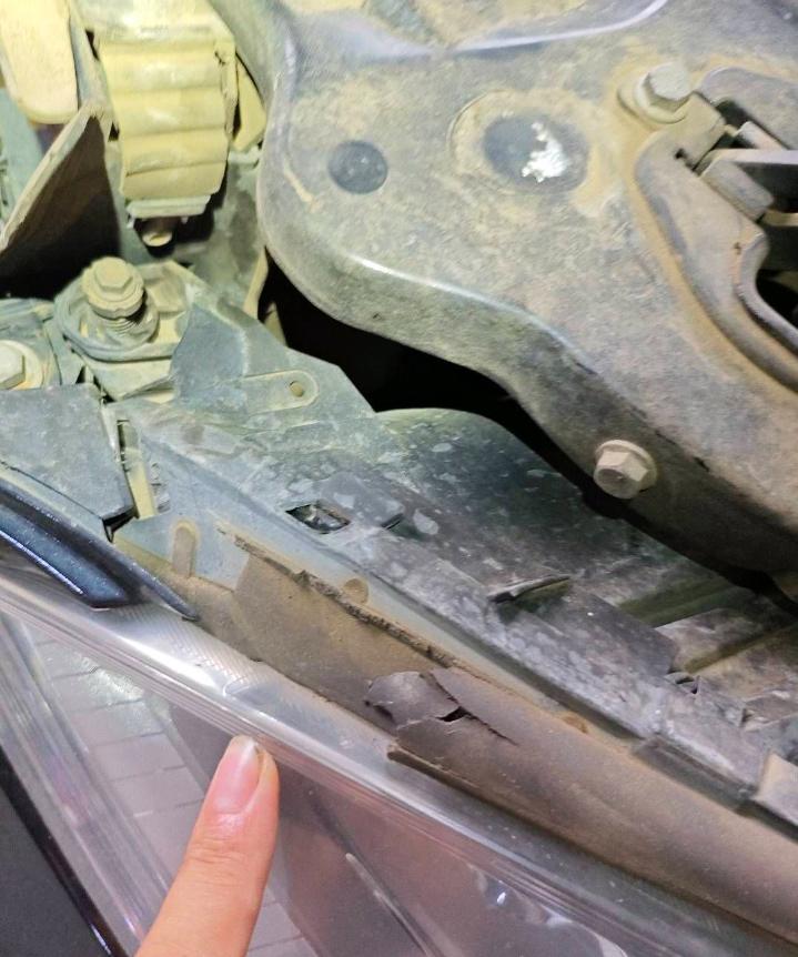 30万公里的奔驰S300L卖你8万8可行?老豪车好买但不好修,慎重!(图7) 水泡车大修发动机_水泡发动机大修车要多少钱_泡水发动机大修后还耐用吗