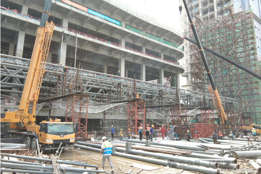 V80 大跨度钢结构安装工艺(三)整体提升(图19) 网架的施工方案怎么写_方案网架安装规范_网架安装方案