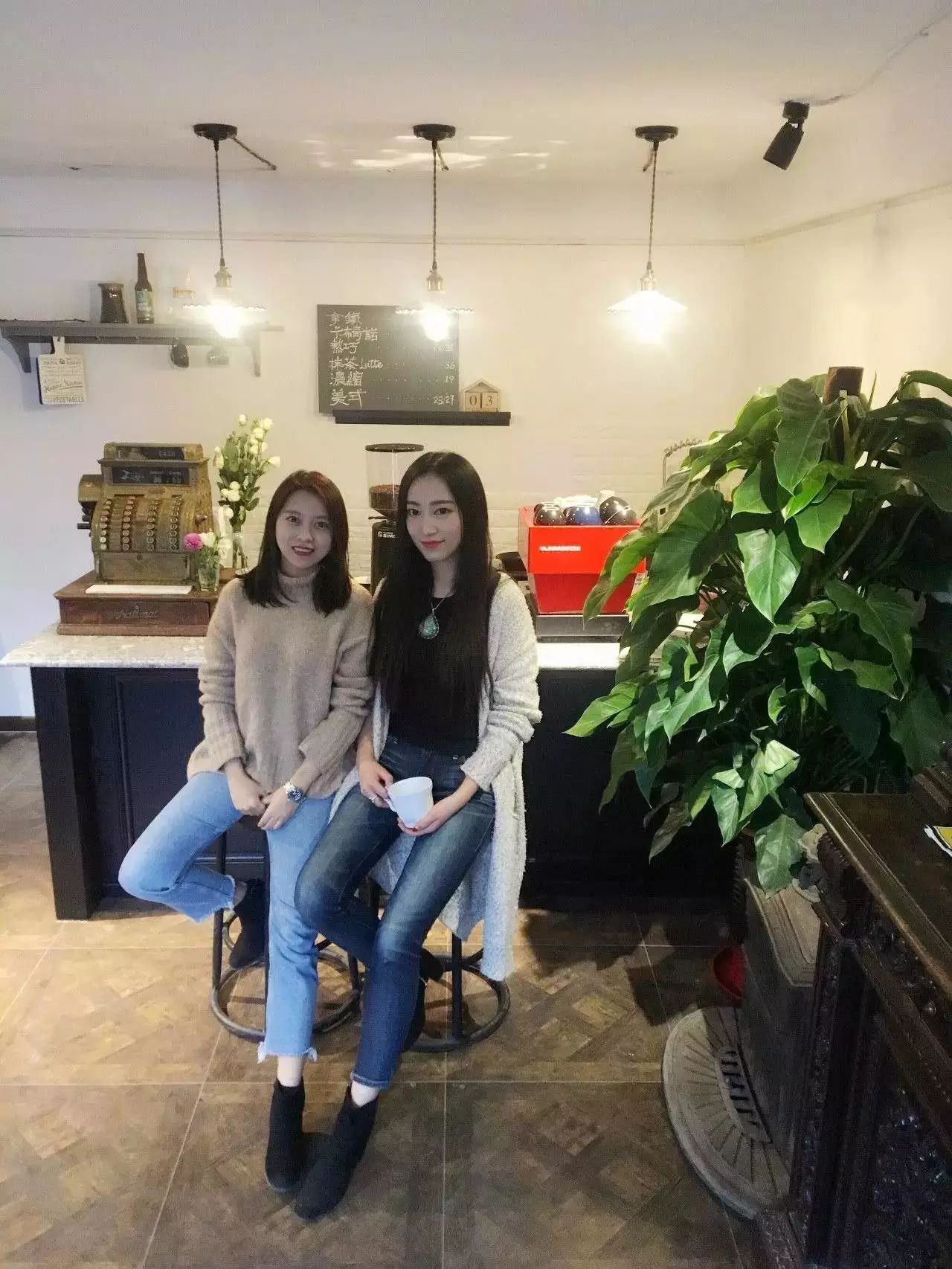 女生店适合开个人小店吗_适合女生开店的项目_适合女生一个人开的店