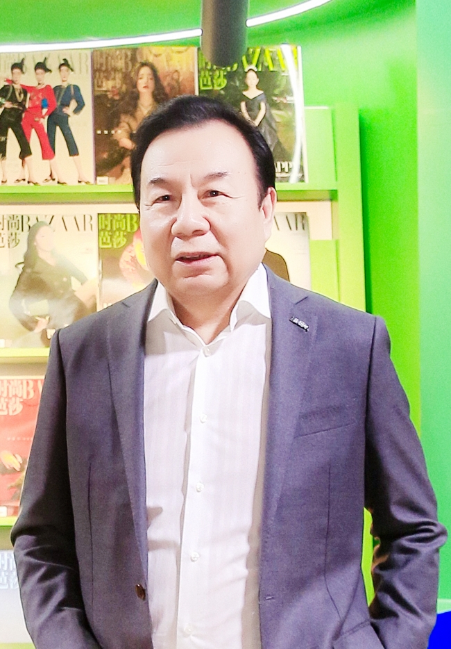 “思源工程”联合《时尚芭莎》募集善款1093万元援建乡村美育教室(图2) 2019芭莎慈善夜的歌曲_芭莎慈善夜儿童公益合唱_2018慈善芭莎慈善晚会视频