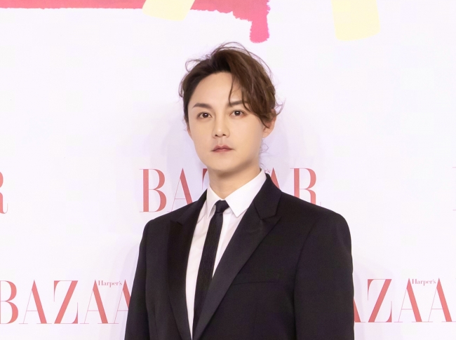 “思源工程”联合《时尚芭莎》募集善款1093万元援建乡村美育教室(图14) 芭莎慈善夜儿童公益合唱_2018慈善芭莎慈善晚会视频_2019芭莎慈善夜的歌曲