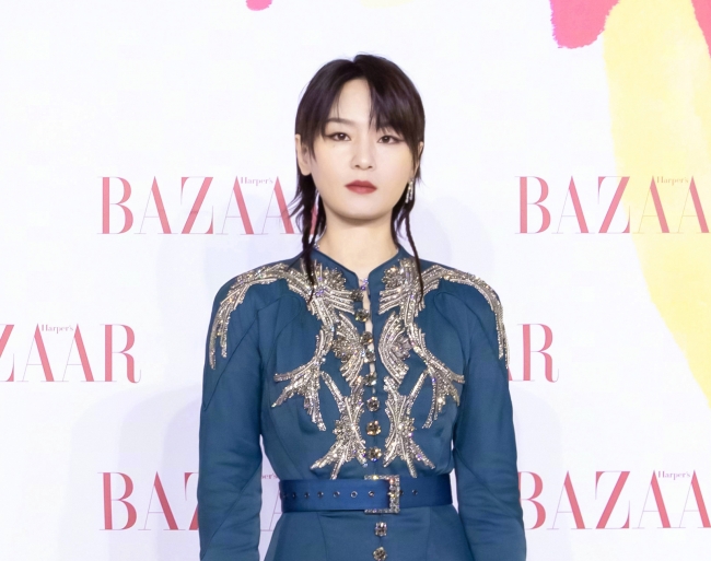 “思源工程”联合《时尚芭莎》募集善款1093万元援建乡村美育教室(图18) 2019芭莎慈善夜的歌曲_2018慈善芭莎慈善晚会视频_芭莎慈善夜儿童公益合唱