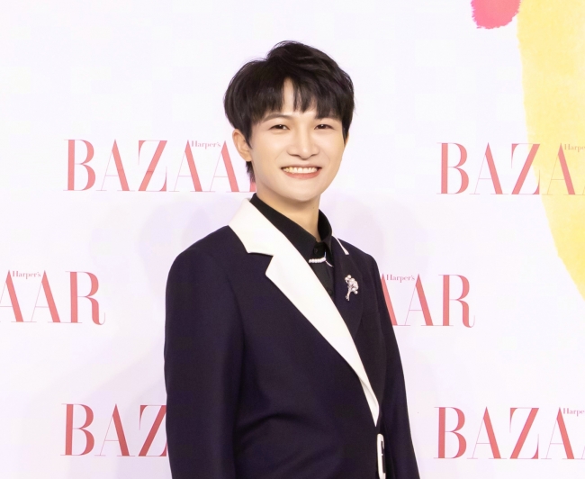 “思源工程”联合《时尚芭莎》募集善款1093万元援建乡村美育教室(图25) 2019芭莎慈善夜的歌曲_芭莎慈善夜儿童公益合唱_2018慈善芭莎慈善晚会视频