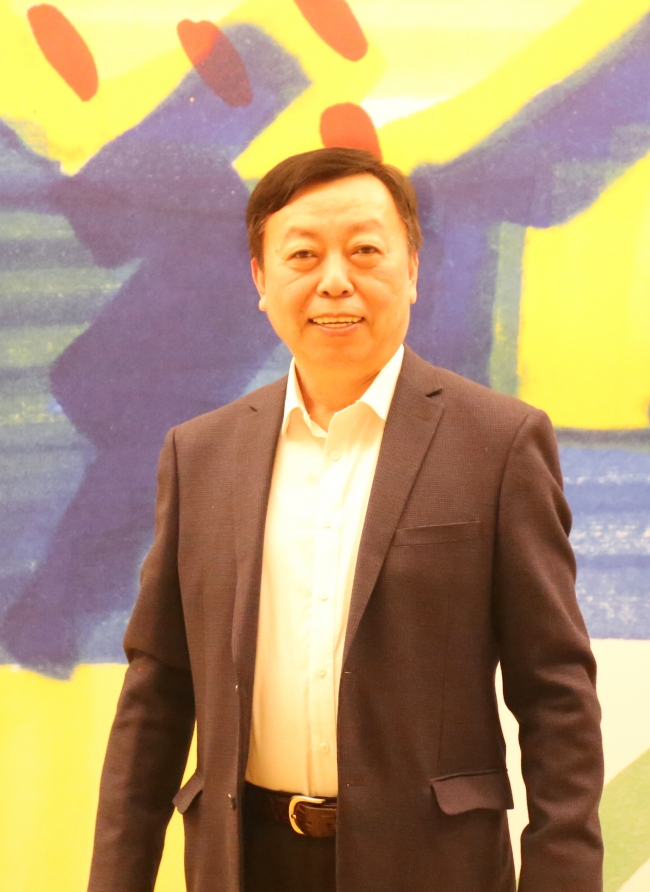 “思源工程”联合《时尚芭莎》募集善款1093万元援建乡村美育教室(图55) 2018慈善芭莎慈善晚会视频_芭莎慈善夜儿童公益合唱_2019芭莎慈善夜的歌曲