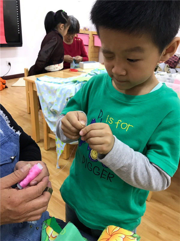 亲子创意服装_亲子活动服装设计_幼儿亲子搞怪活动服装