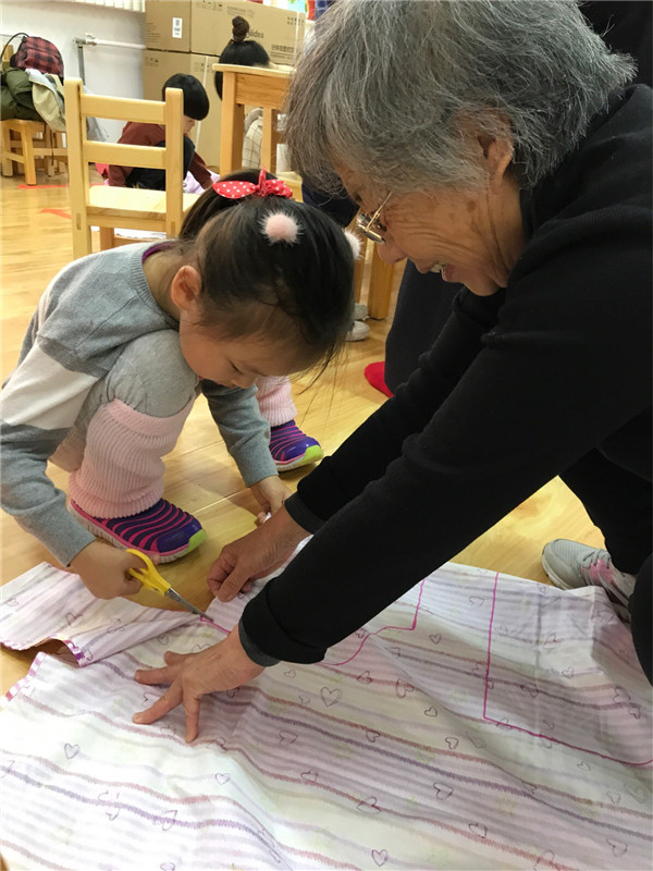 幼儿亲子搞怪活动服装_亲子活动服装设计_亲子创意服装