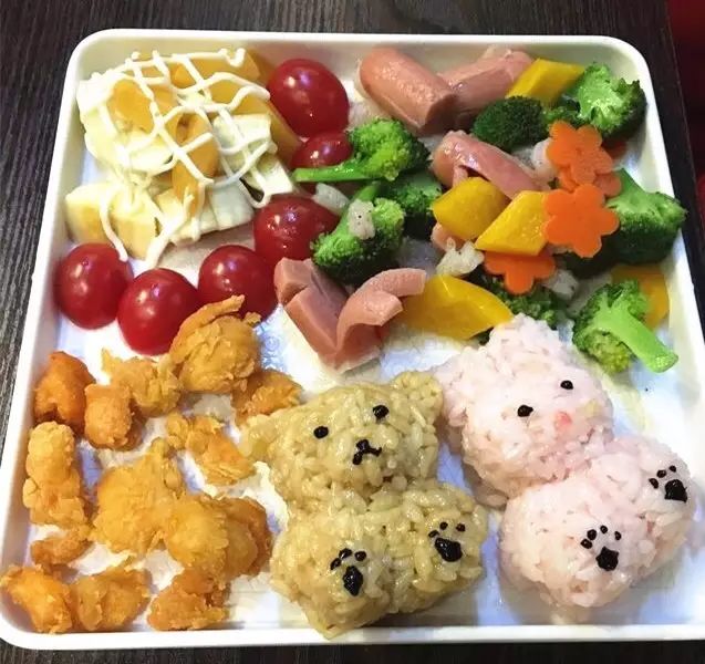 美食餐具_餐具与美食的结合描述_分子美食餐具