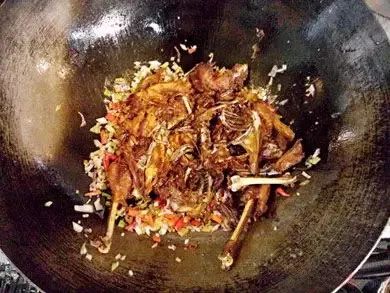 玫瑰肉菜小炒是哪里的菜_小炒玫瑰肉是哪里的菜_玫瑰肉菜小炒是什么菜