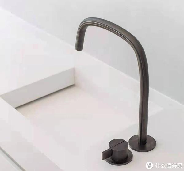 瓷砖好看卫生贴间怎么办_卫生间贴什么瓷砖好看_瓷砖好看卫生贴间怎么装修
