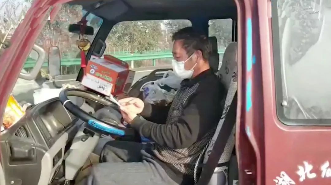 梦见开大货车送货_货车送货单_一辆货车送货,,