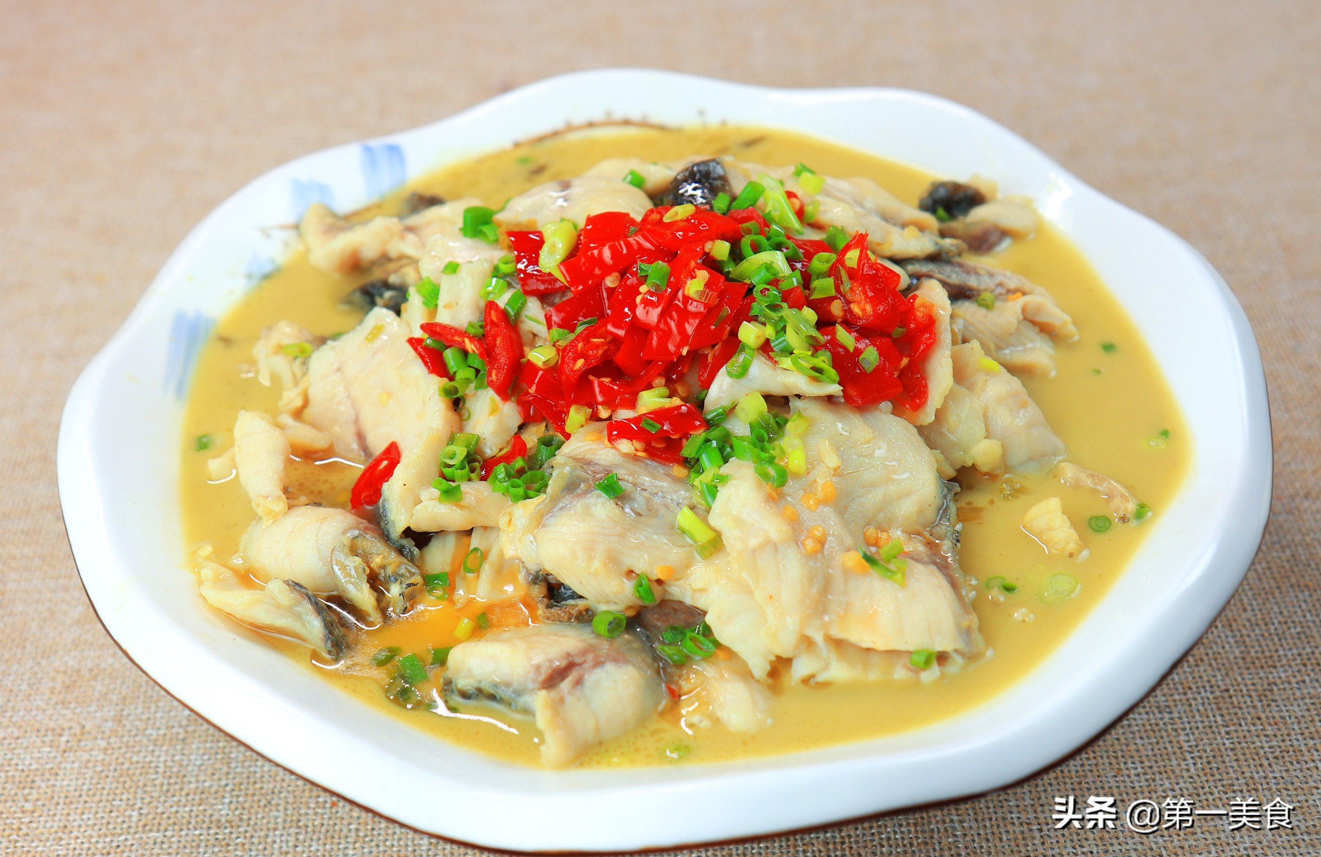 菜酸菜鱼的做法_菜酸菜鱼用猪油还是色拉油_酸菜鱼哪里菜