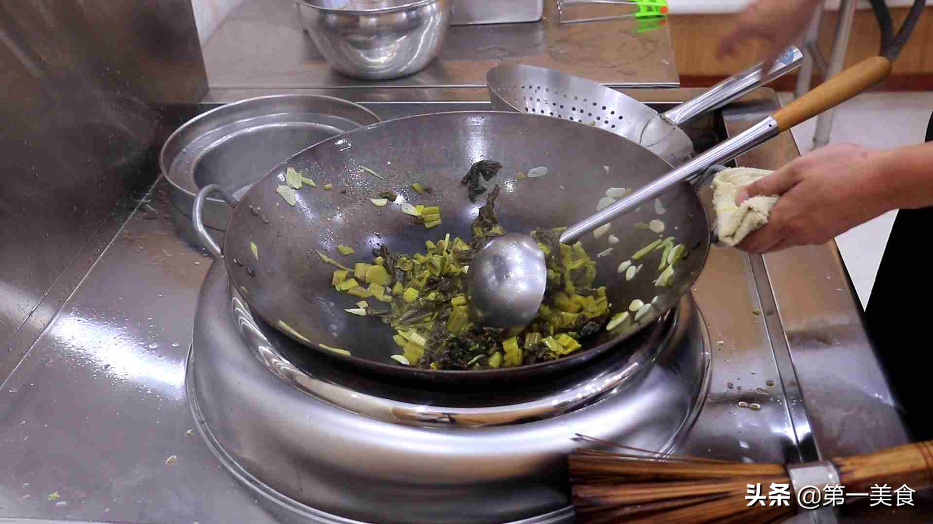 酸菜鱼哪里菜_菜酸菜鱼用猪油还是色拉油_菜酸菜鱼的做法