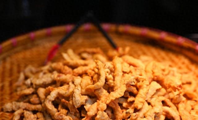炸酥肉小火还是大火_炸酥肉小吃摊_炸小酥肉