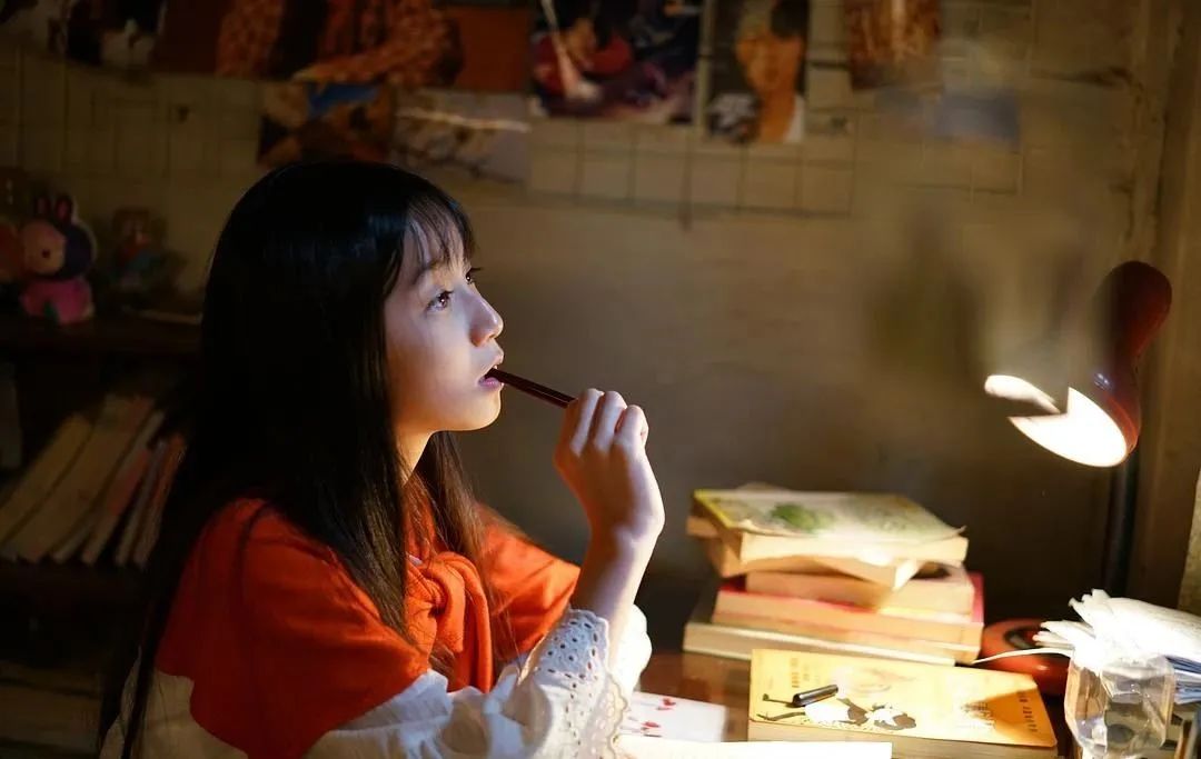 00后装修风格_00后的女孩房间装修_00后女生的房间装修风格