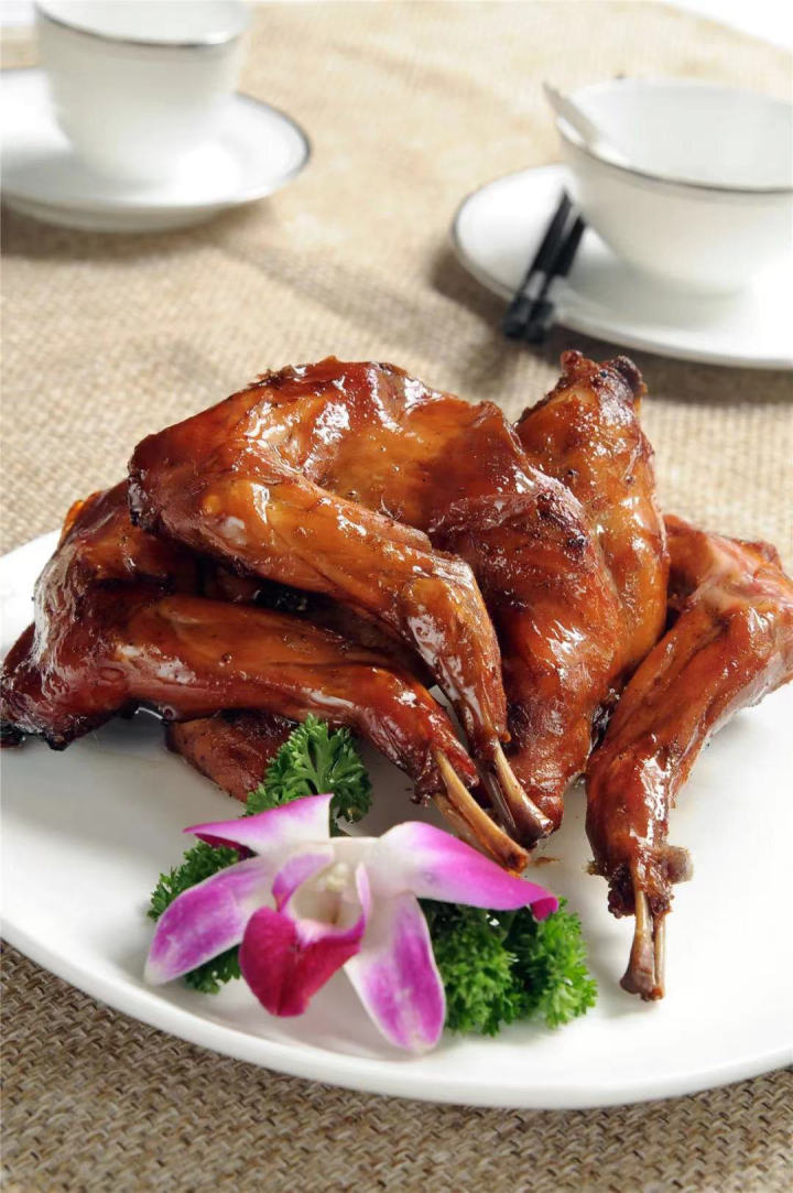 千锅鸭头是哪个菜系_鸭头锅配菜都有什么_鸭头锅的做法