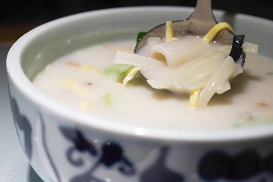 孔府菜清汤千层燕_清汤燕菜的材料和烹调方法_清汤燕窝是孔府菜吗