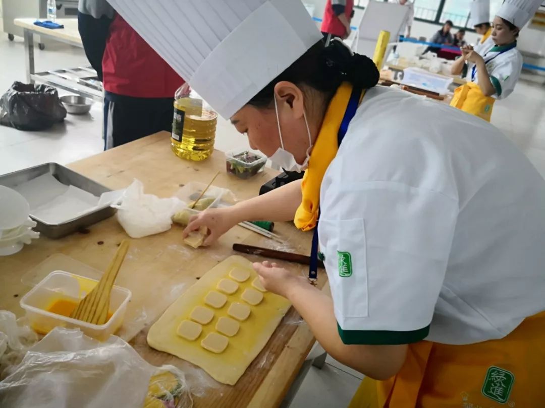 吉清蒸鱼鲁菜加盟费多少_鲁菜清蒸鲈鱼_鲁菜清蒸加吉鱼