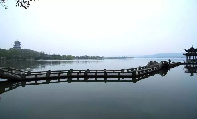 西湖游玩线路_西湖线路旅游攻略_西湖旅游线路