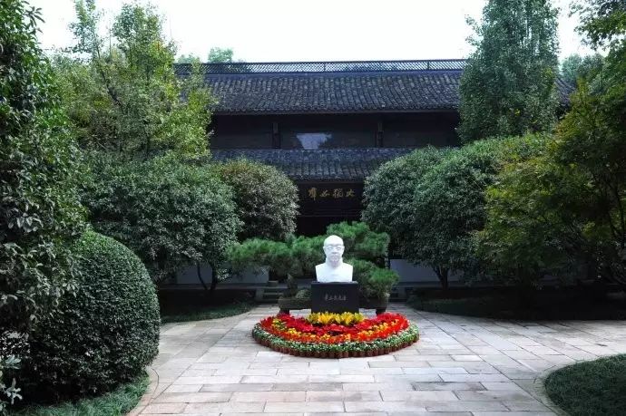 西湖旅游线路_西湖线路旅游攻略_西湖游玩线路