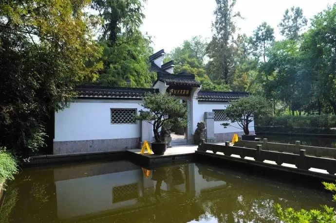 西湖游玩线路_西湖线路旅游攻略_西湖旅游线路
