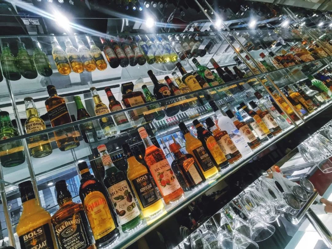 烧烤酒吧音乐推荐_烧烤音乐酒吧名字大全_烧烤音乐酒吧