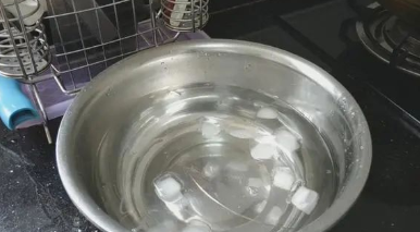 正宗做法白切鸡怎么做_大厨教你做白切鸡_正宗的白切鸡做法