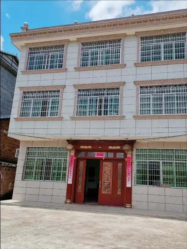 农村自建房三层设计_城里姑娘农村婆家生活_楼房装修图片大全农村