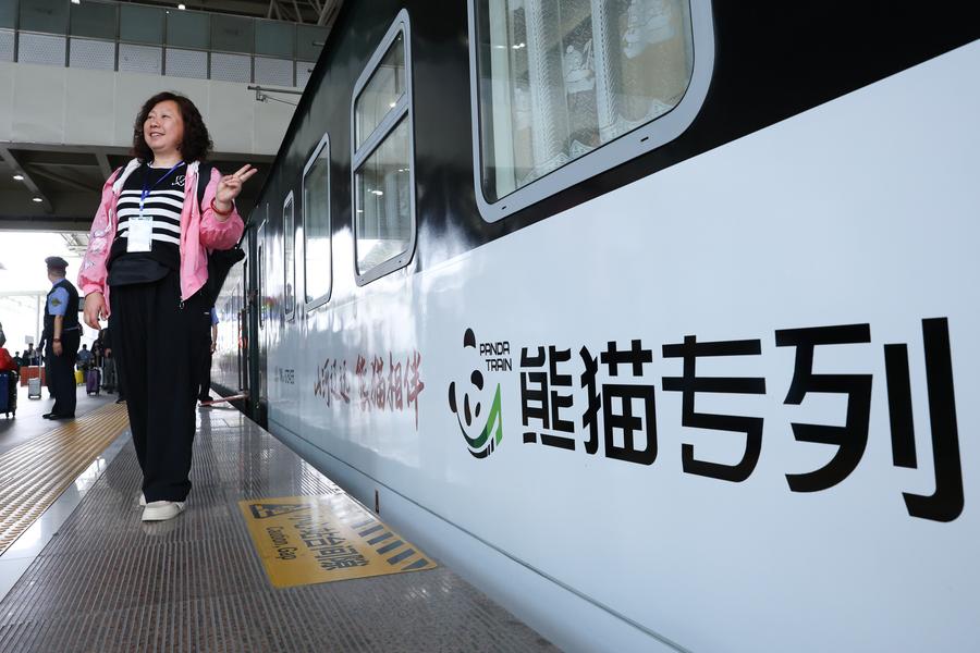 多彩贵州号旅游专列_中老铁路旅游专列_老挝旅游景点排名