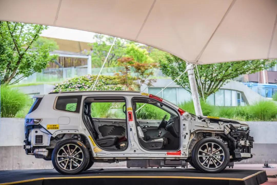 jeep发动机是哪国的_Jeep品牌核心内涵_Jeep全路况通行能力