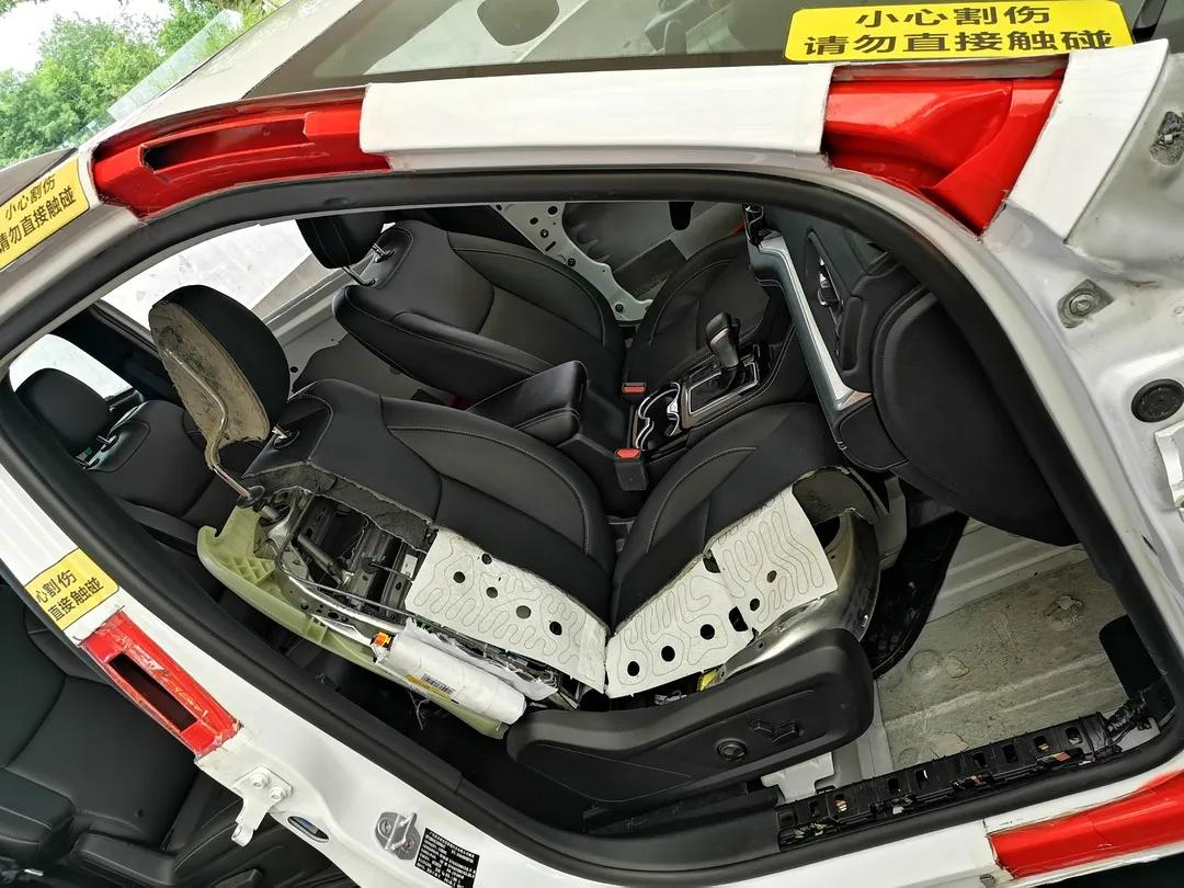 jeep发动机是哪国的_Jeep品牌核心内涵_Jeep全路况通行能力