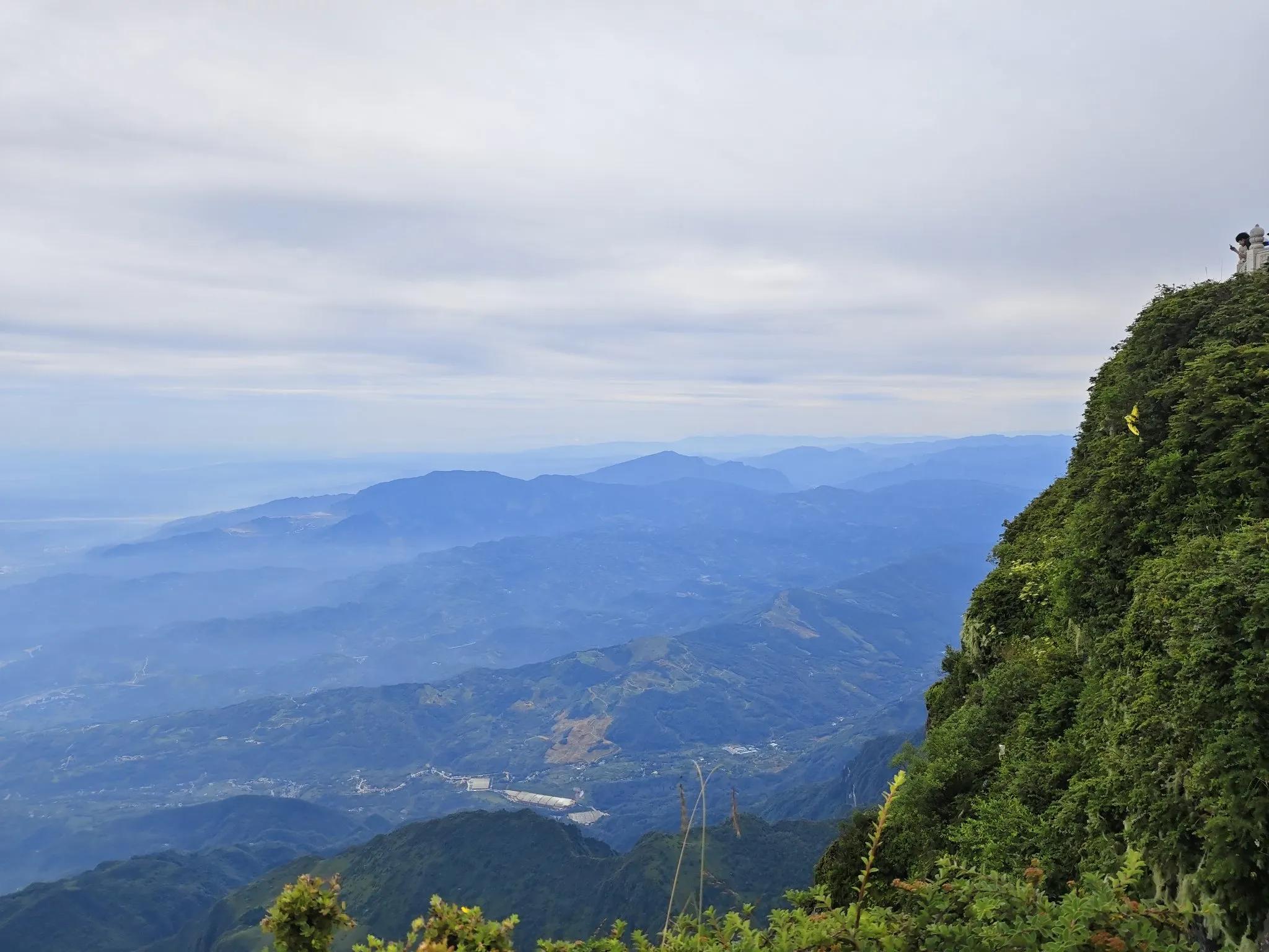 峨眉山金顶游览攻略_峨眉山自驾游路线_峨眉山游览路线