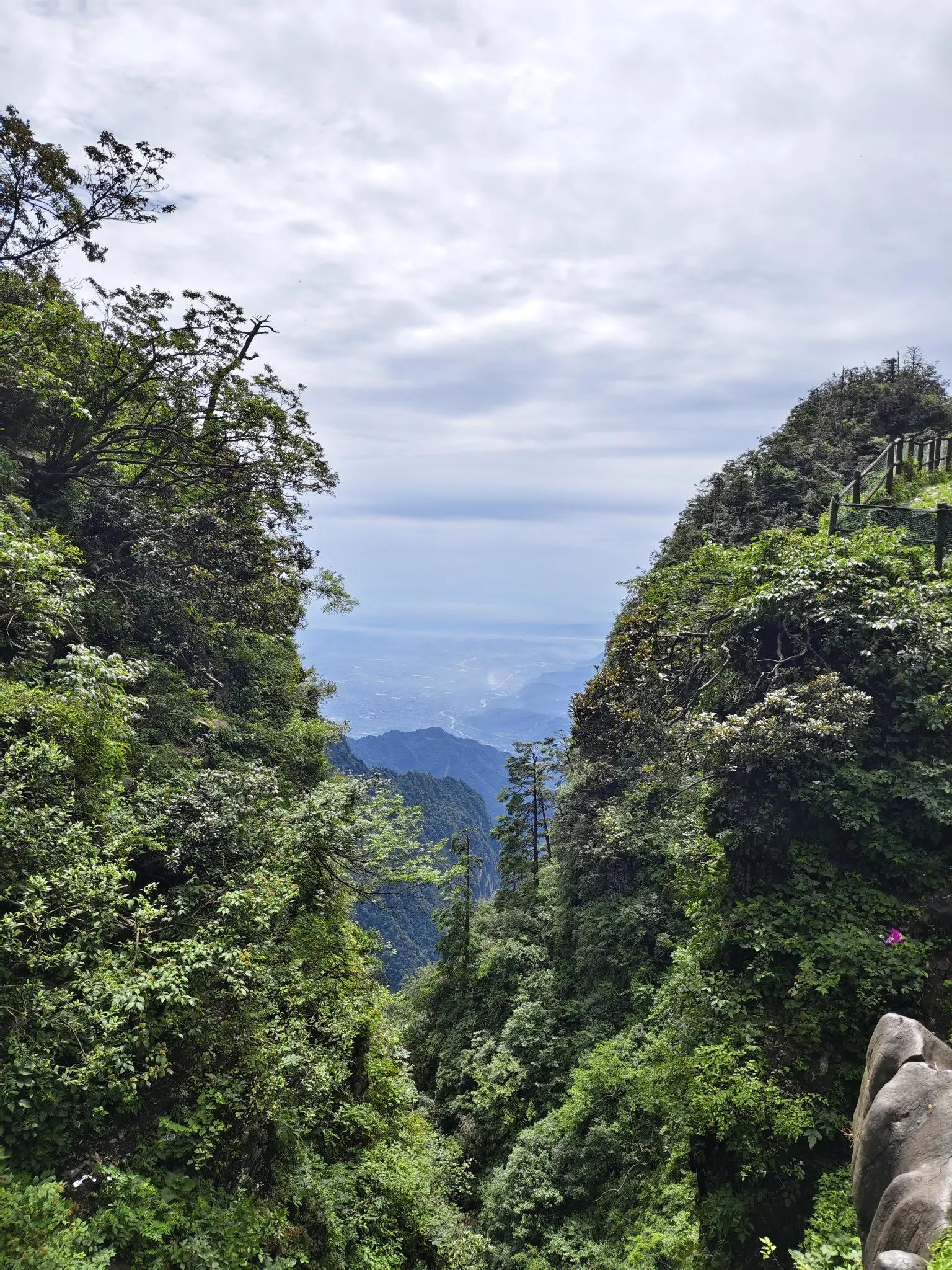 峨眉山金顶游览攻略_峨眉山自驾游路线_峨眉山游览路线