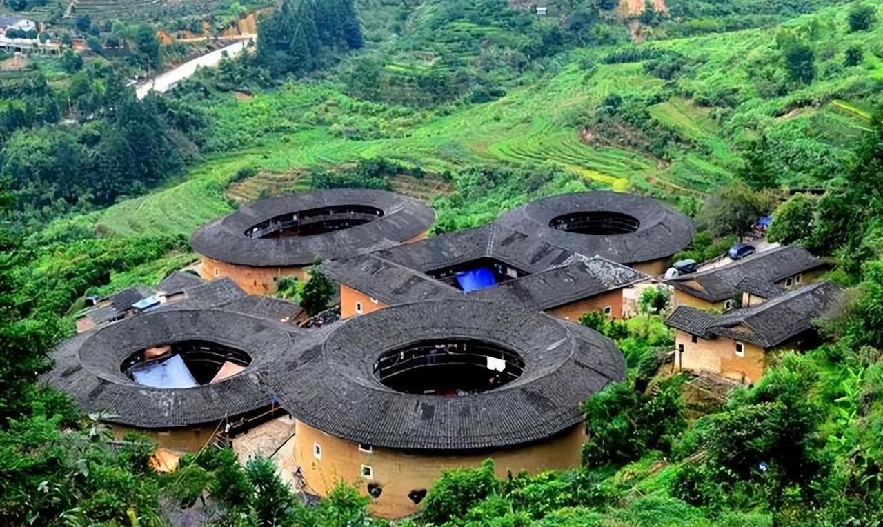 漳州火山岛露营攻略_中老年旅游路线_福建环线自驾攻略