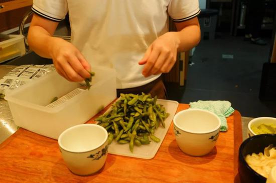 新加坡美食节攻略_新加坡乌节路美食排名_新加坡小贩中心米其林美食