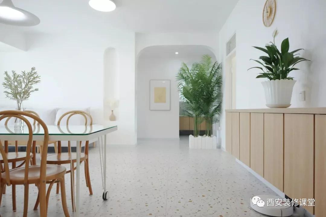 户型进门直对阳台风水改善_刚需户型装修通风方法_中门户型装修