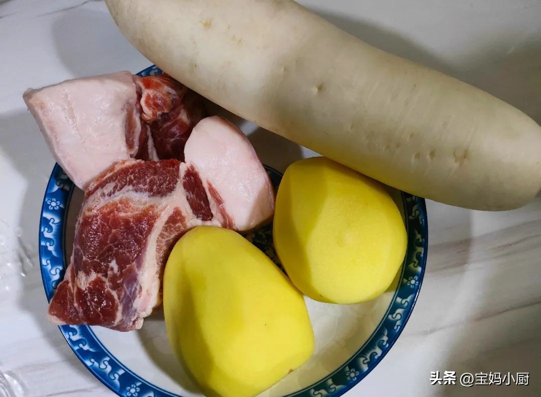 素菜炖菜大全_冬季炖菜食谱_猪肉土豆萝卜焖卷子食谱