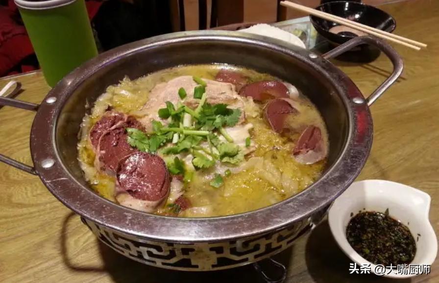 素菜炖菜大全_天冷炖菜食谱_东北酸菜血肠猪肉炖粉条做法