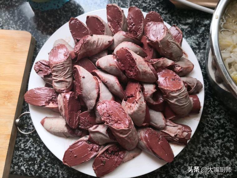 天冷炖菜食谱_东北酸菜血肠猪肉炖粉条做法_素菜炖菜大全