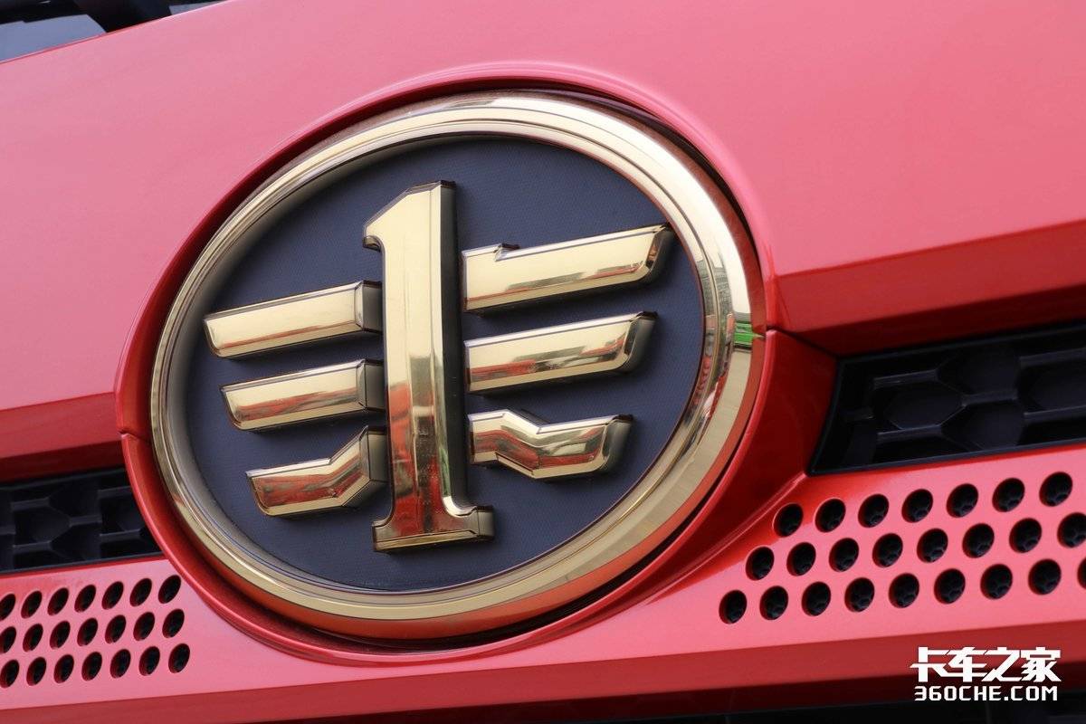 解放j6发动机大修视频_西南地区绿通禽畜运输车_解放J6V 8×4 AMT载货车