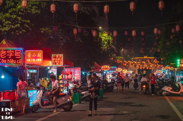 凭祥美食街 夜市 中越美食_广西卫视吃货日记 凭祥烤猪在哪