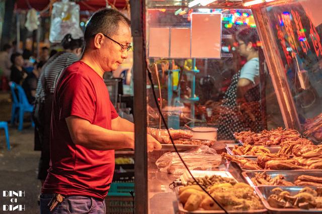 广西卫视吃货日记 凭祥烤猪在哪_凭祥美食街 夜市 中越美食