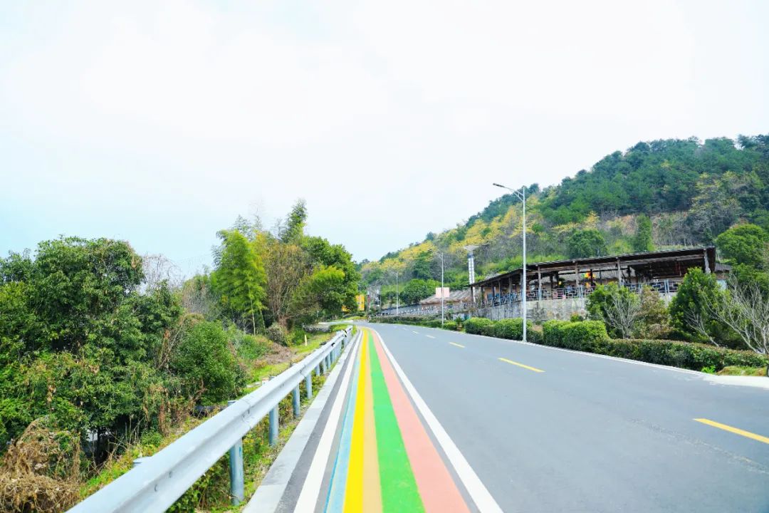 四明山悬岩村晚樱观赏攻略_宁波余姚四明山樱花自驾游_余姚大岚镇旅游