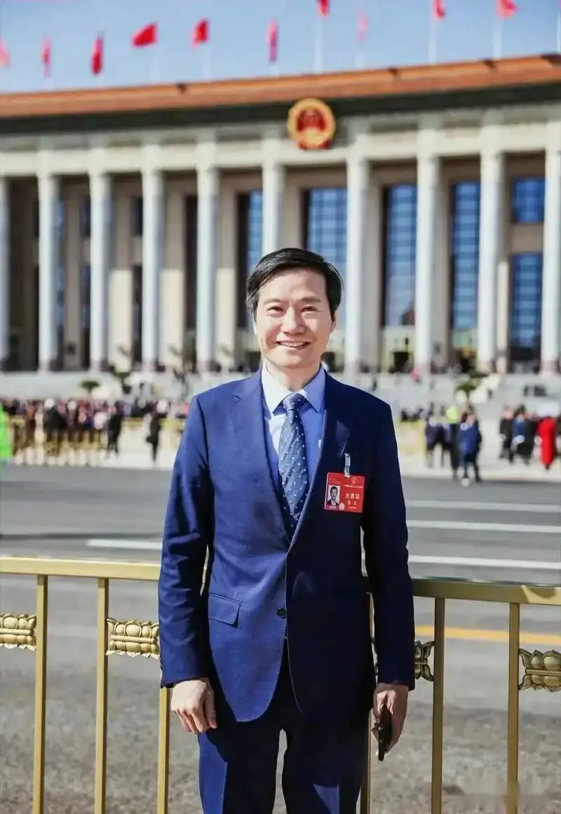 张彤是怎么认识雷军的_雷军与张彤的爱情故事_雷军与张彤的创业历程